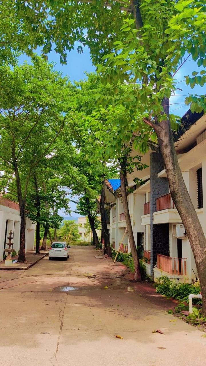 Indus Valley Resort Lonavala Exterior foto